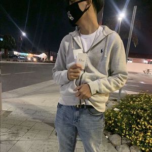 Meet your Posher, Sebastian